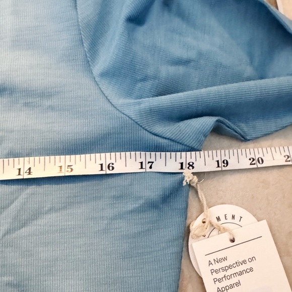 NWT Vuori Lux Rib Half Zip Long Sleeve Cropped Top in Stillwater Blue - Picture 9 of 10